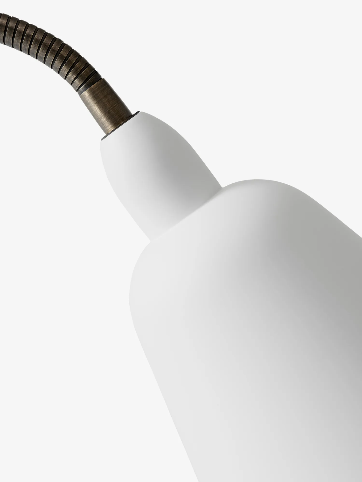 Bellevue AJ7 stålampe Anniversary Edition, White-bronzed brass &Tradition