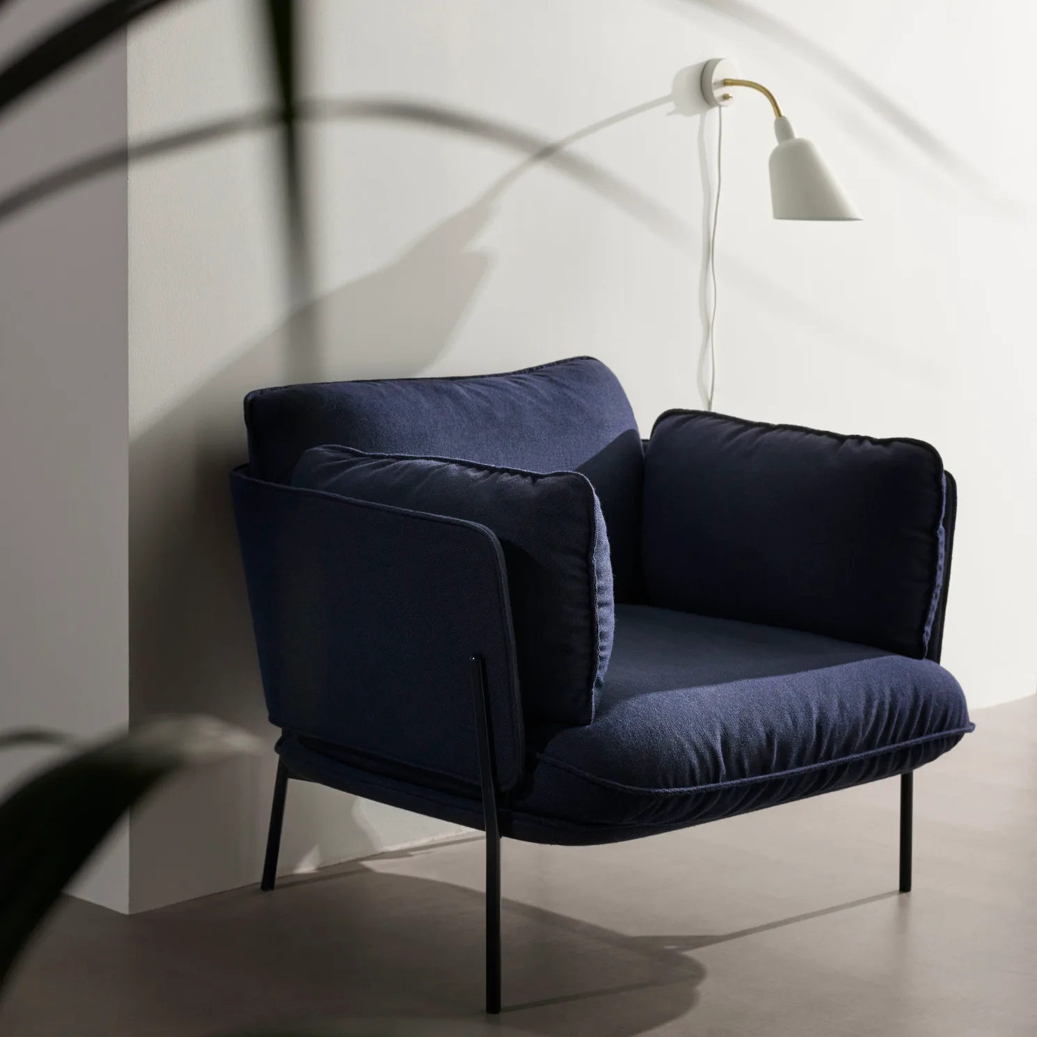 Bellevue AJ9 vegglampe, hvit-messing &Tradition