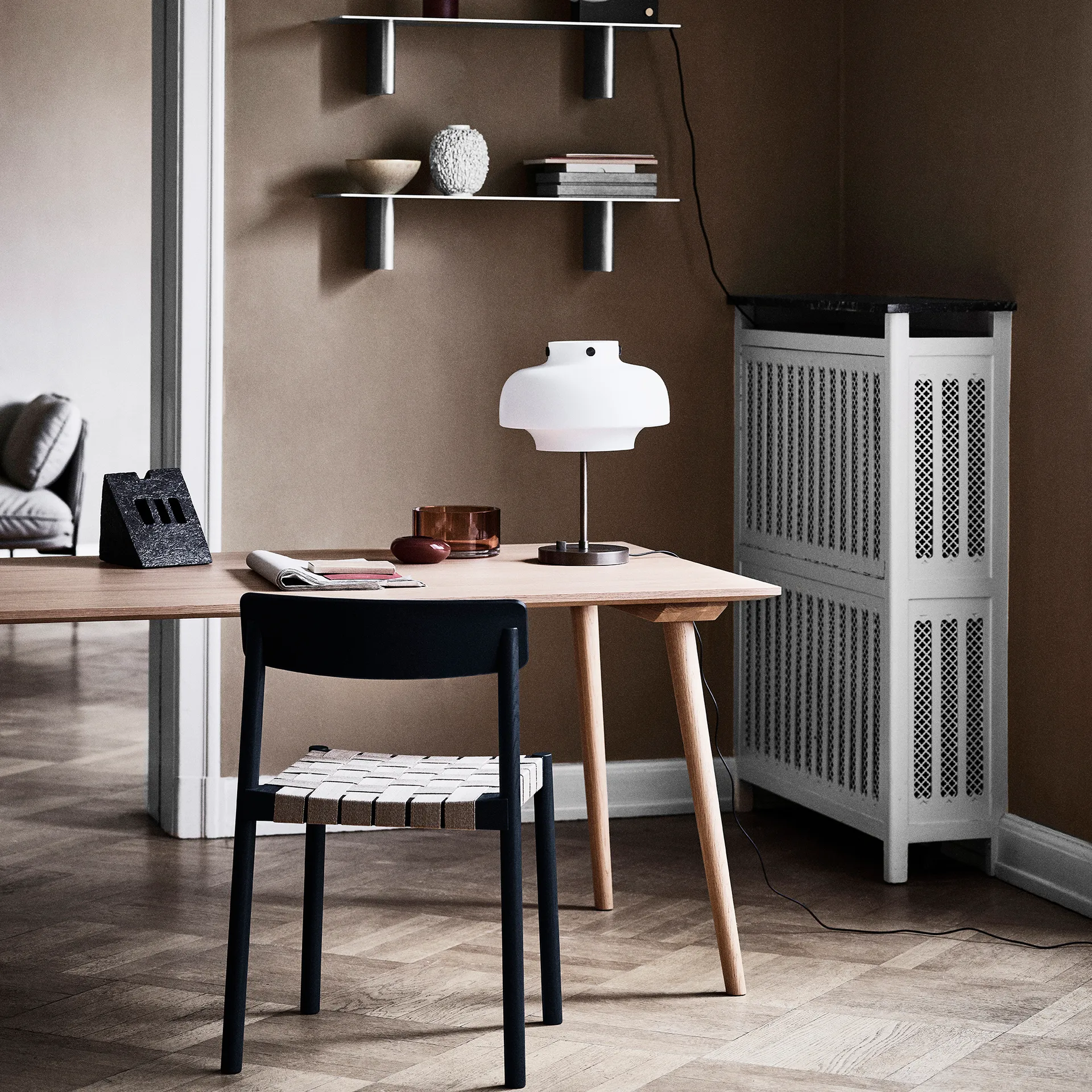 Betty stol TK1, Svart &Tradition