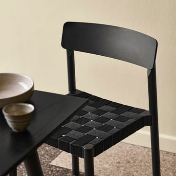 Betty TK1 stol - Black, sort flettet linstråsete - &Tradition