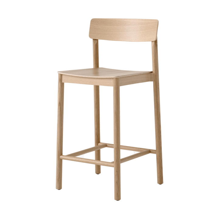Betty TK13 Counter Chair barkrakk 65 cm - Lakkert eik - &Tradition