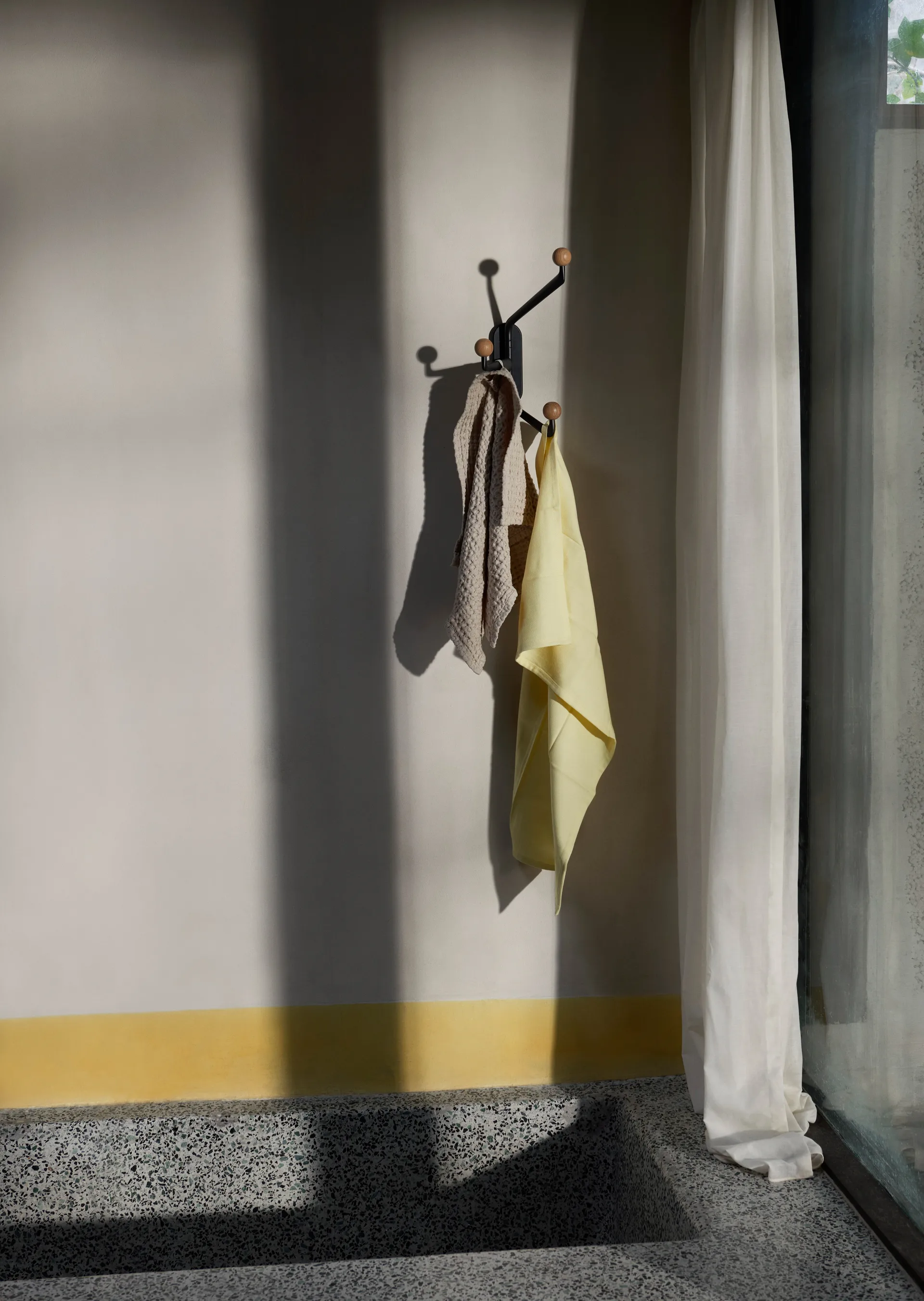 Capture SC75 knaggrekke large 3-armet, Graphite-Oak &Tradition