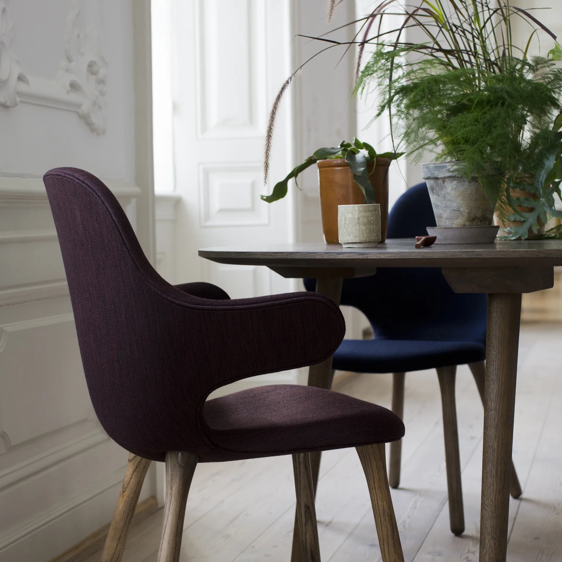 Catch JH1 stol, Balder 782 dark blue-eik røykoljet &Tradition