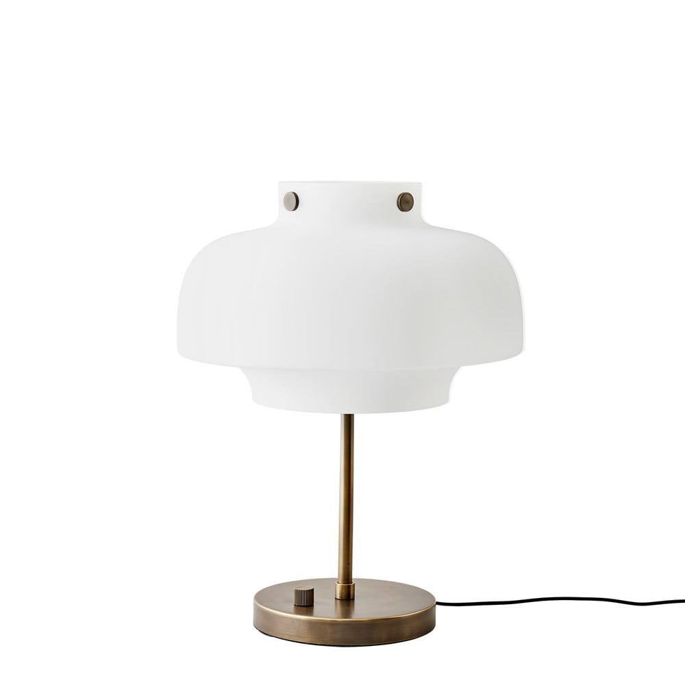 Bilde av &Tradition Copenhagen bordlampe SC13 opalglass-messing