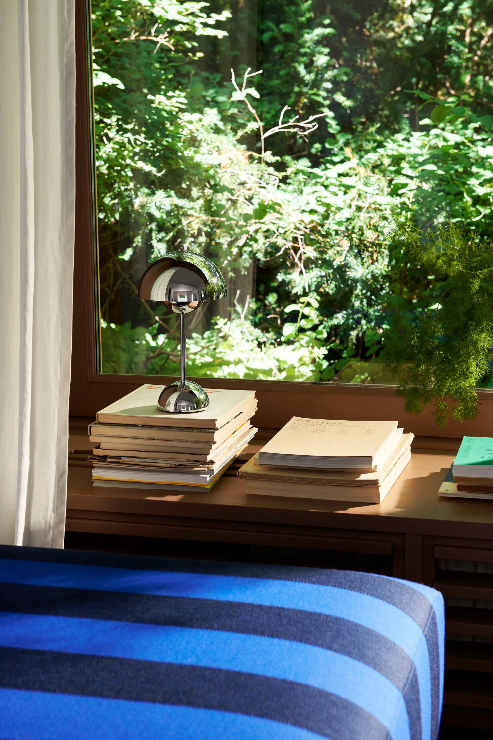 Flowerpot portable bordlampe VP9, Chrome &Tradition