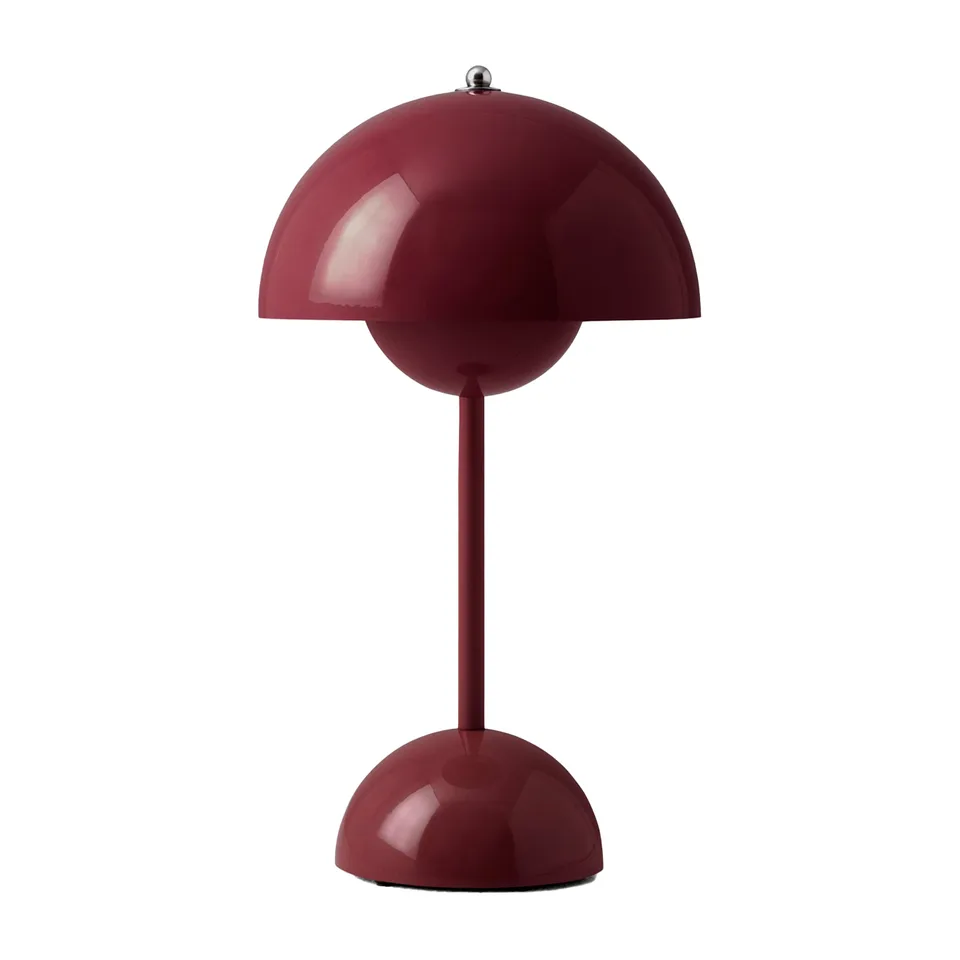 &Tradition Flowerpot portable bordlampe VP9 dark plum lilla polykarbonat stål Verner Panton 1968 IP44 3 dimnivåer 104lm 2700K Ra90 USB 10t batteri 1433 kr
