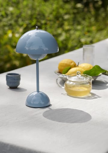 Flowerpot portable bordlampe VP9 - Light blue - &Tradition