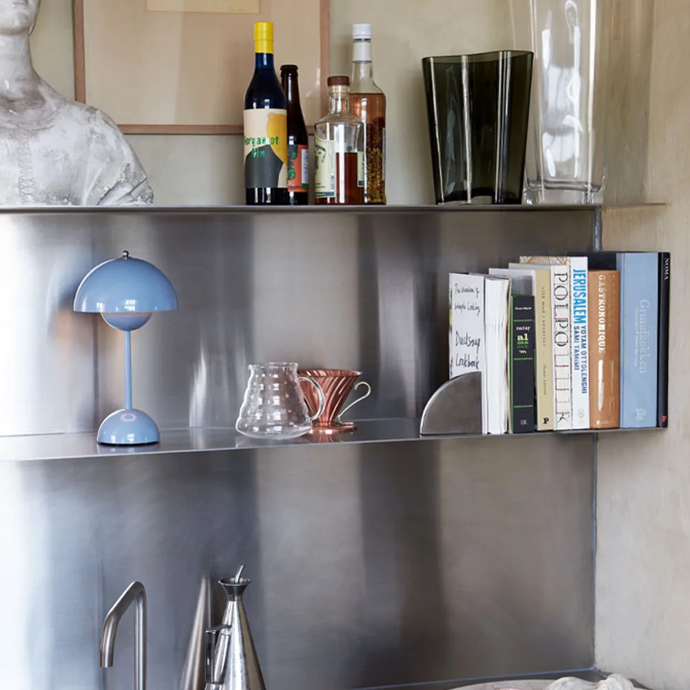 Flowerpot portable bordlampe VP9, Light blue &Tradition