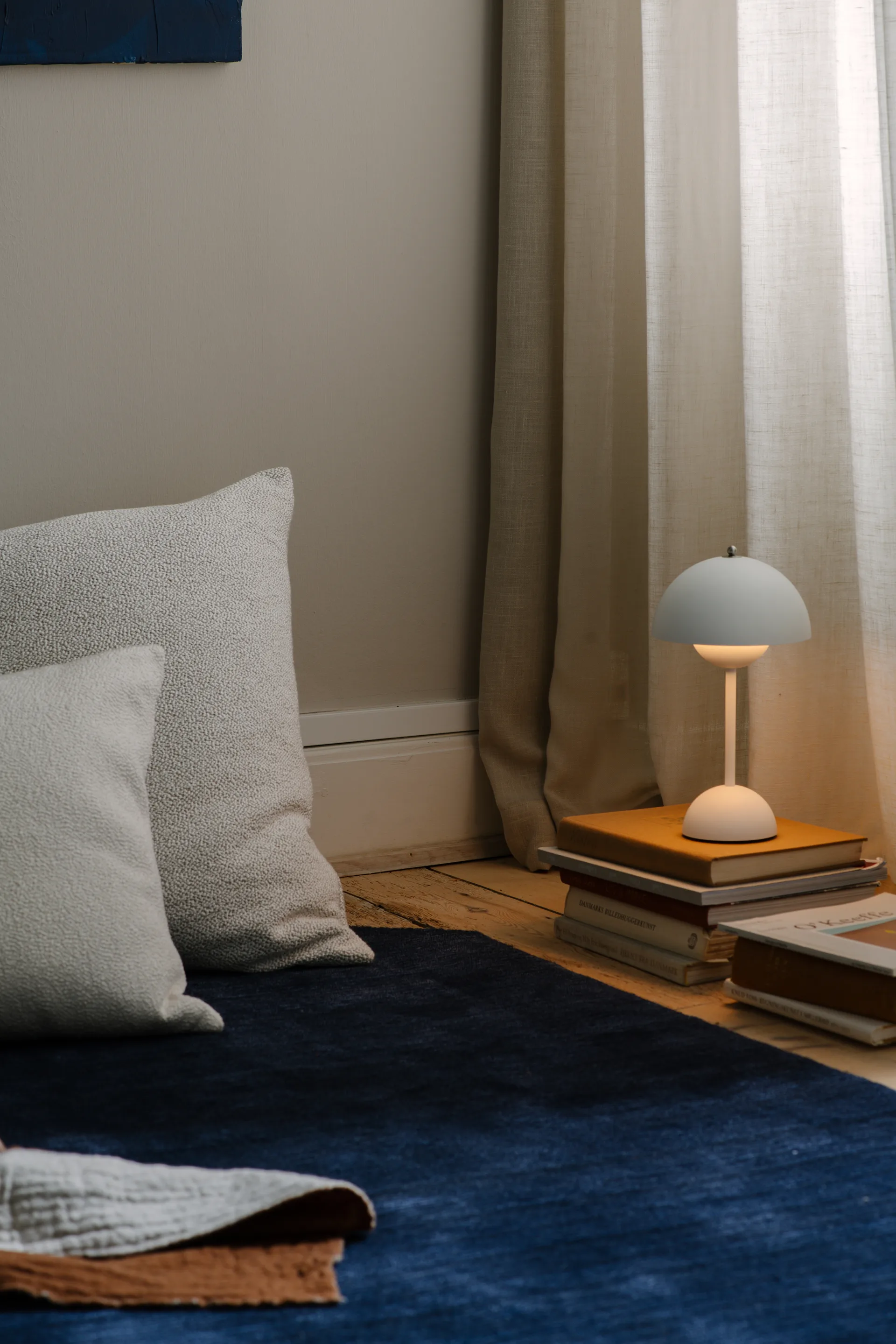 Flowerpot portable bordlampe VP9, Matt white &Tradition