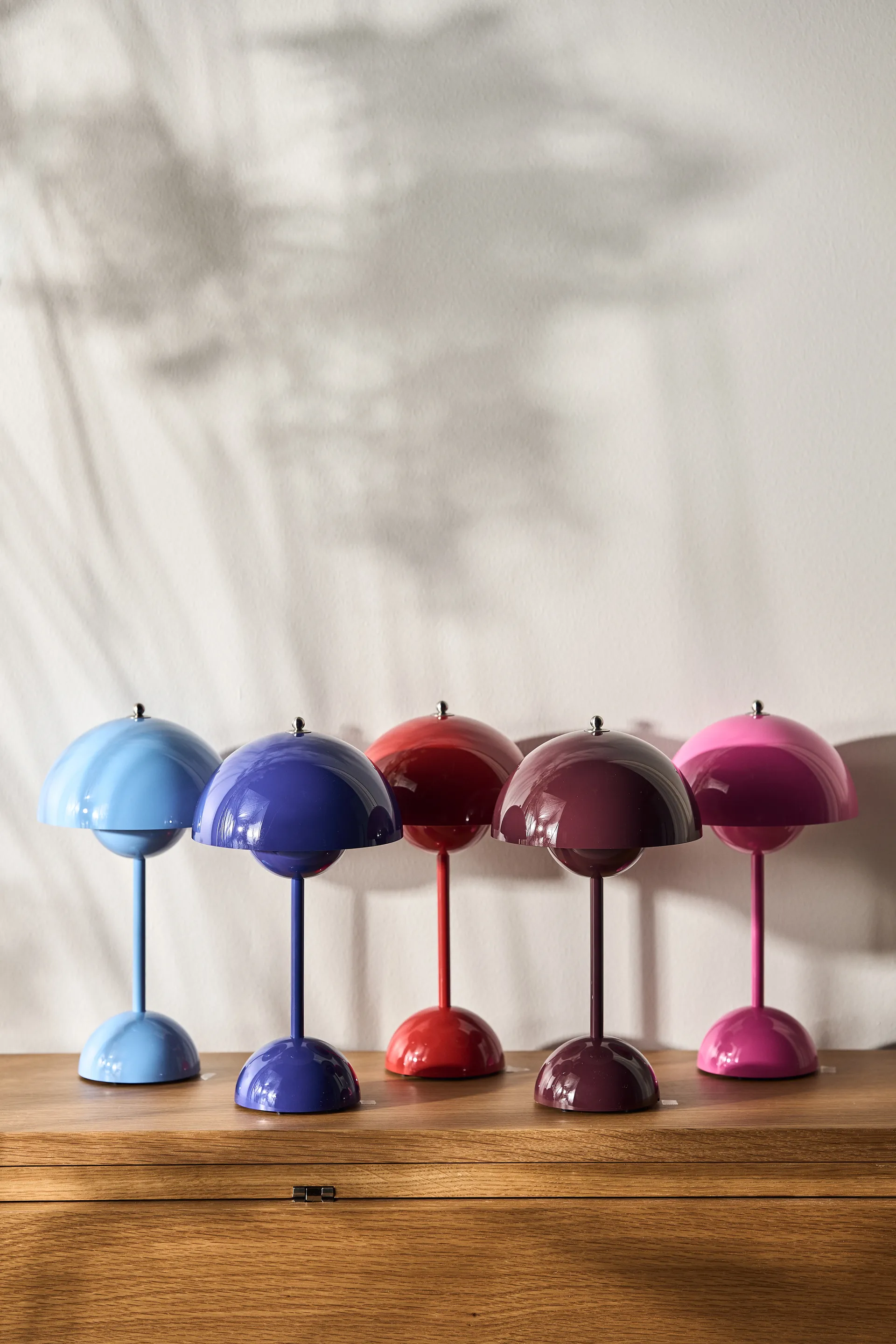 Flowerpot portable bordlampe VP9, Swim blue &Tradition