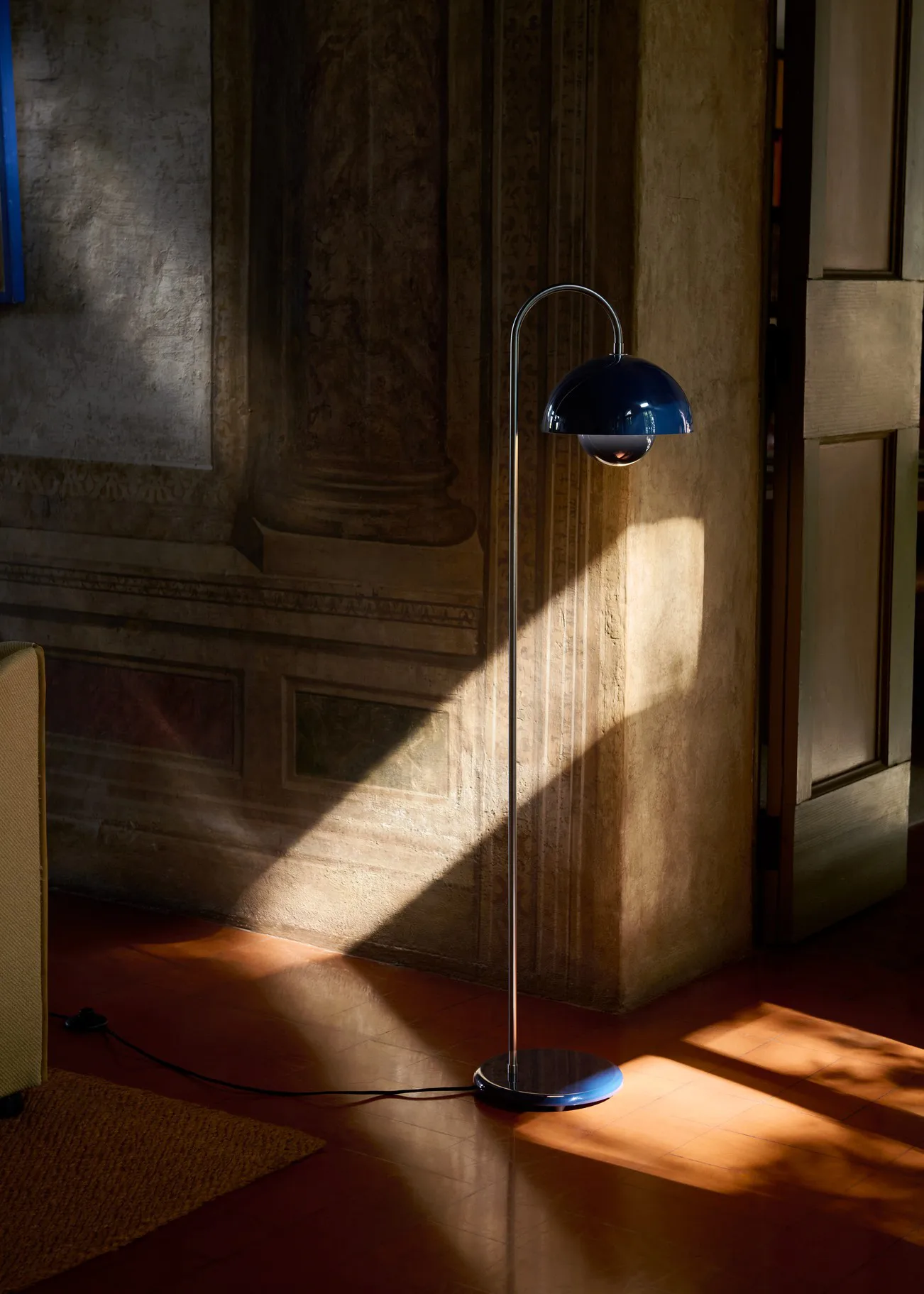 Flowerpot VP12 gulvlampe, Steel blue &Tradition