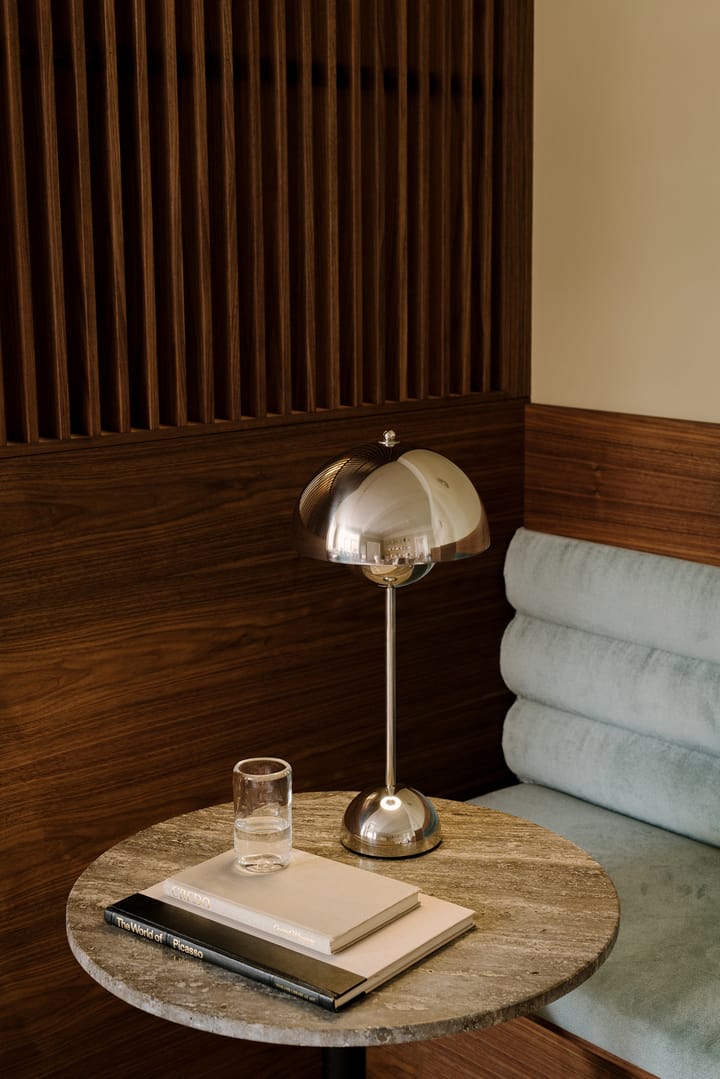 FlowerPot VP3 bordlampe, Brass-plated &Tradition