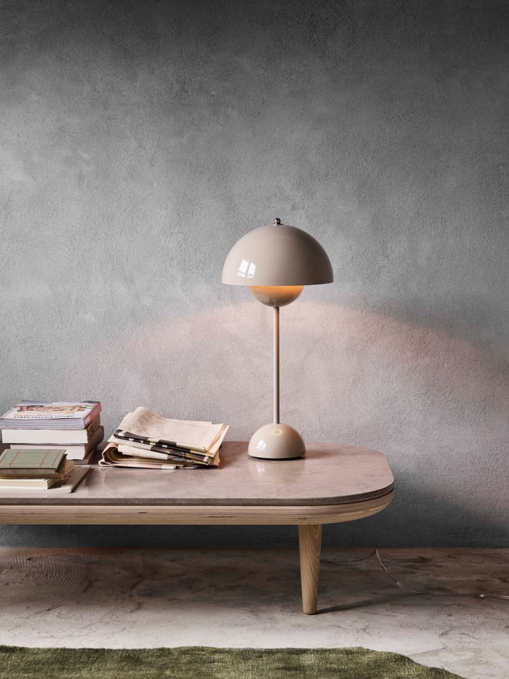 FlowerPot VP3 bordlampe, grå-beige &Tradition