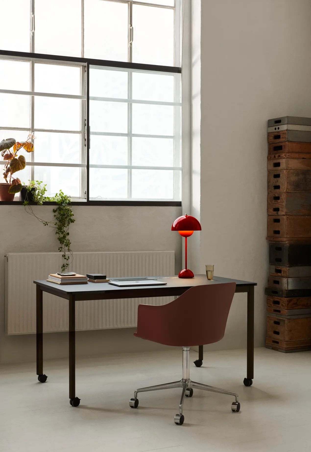 FlowerPot VP3 bordlampe, Vermilion red &Tradition