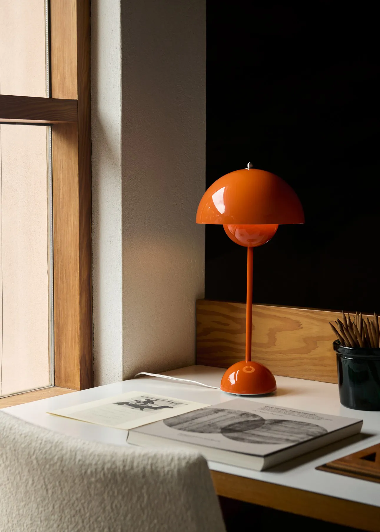 FlowerPot VP3 bordlampe, Zesty orange &Tradition