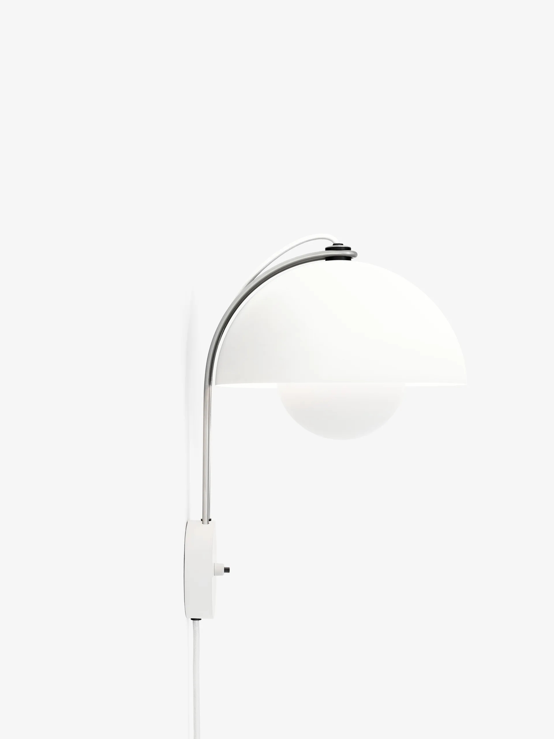 Flowerpot VP8 vegglampe, Matt white &Tradition