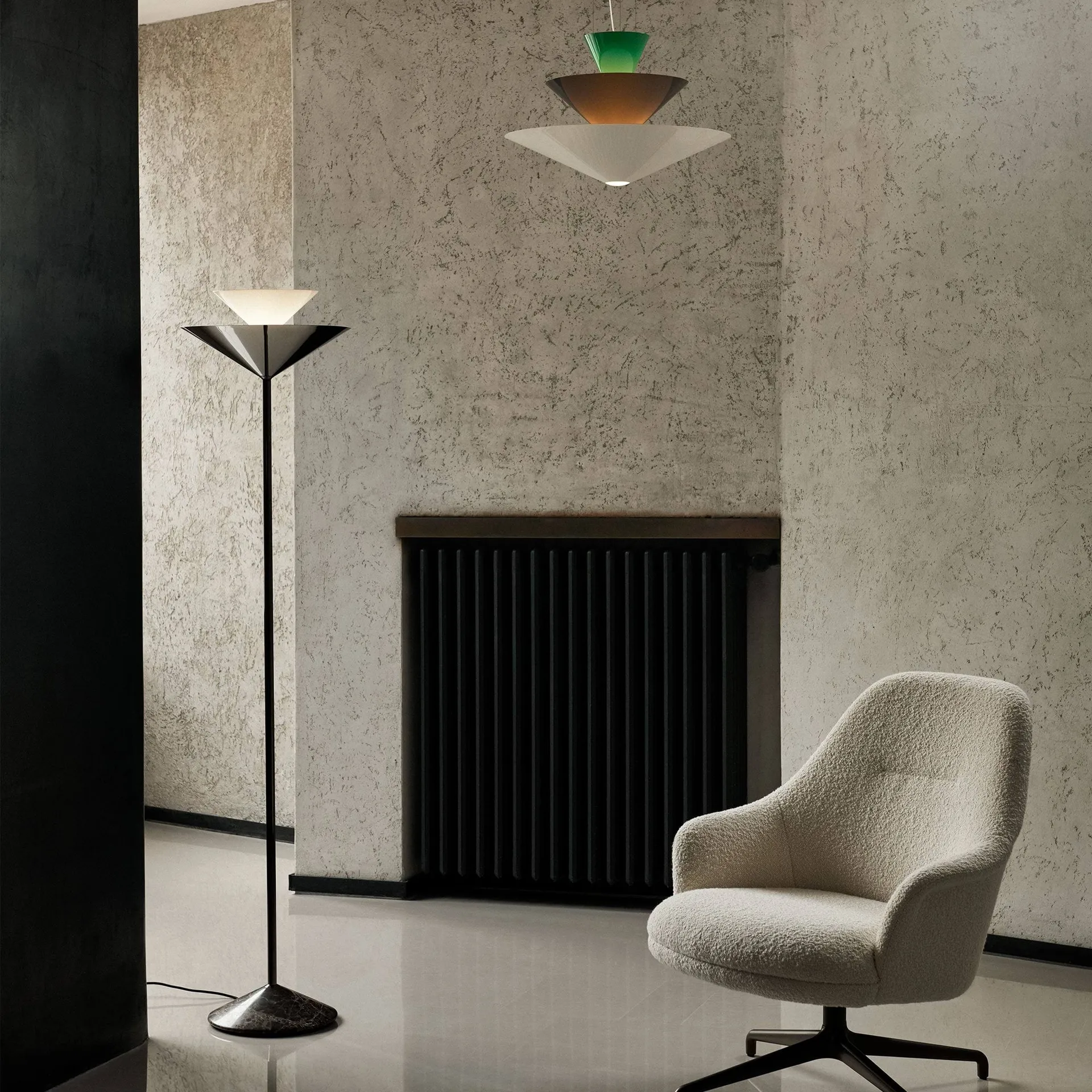 Gio LN 28 gulvlampe, Mørk krom, marmor &Tradition