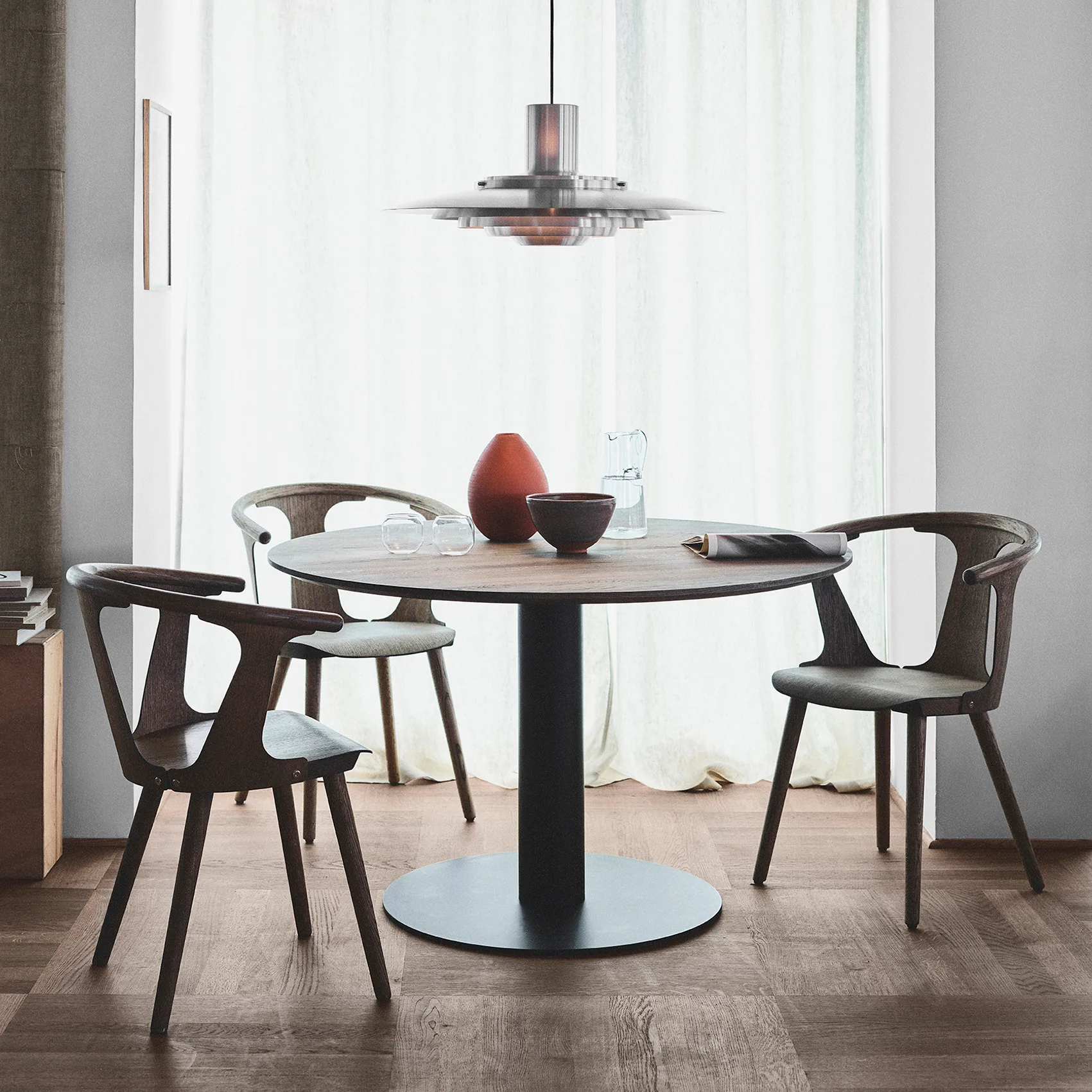 In Between bord SK12, Valnøtt &Tradition