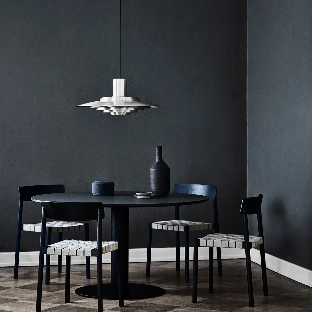 In Between SK12 spisebord, eik oljet, matt sort metallstativ &Tradition