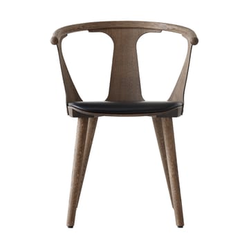 In Between SK2 stol - Røkt oljet eik-Noble black leather - &Tradition