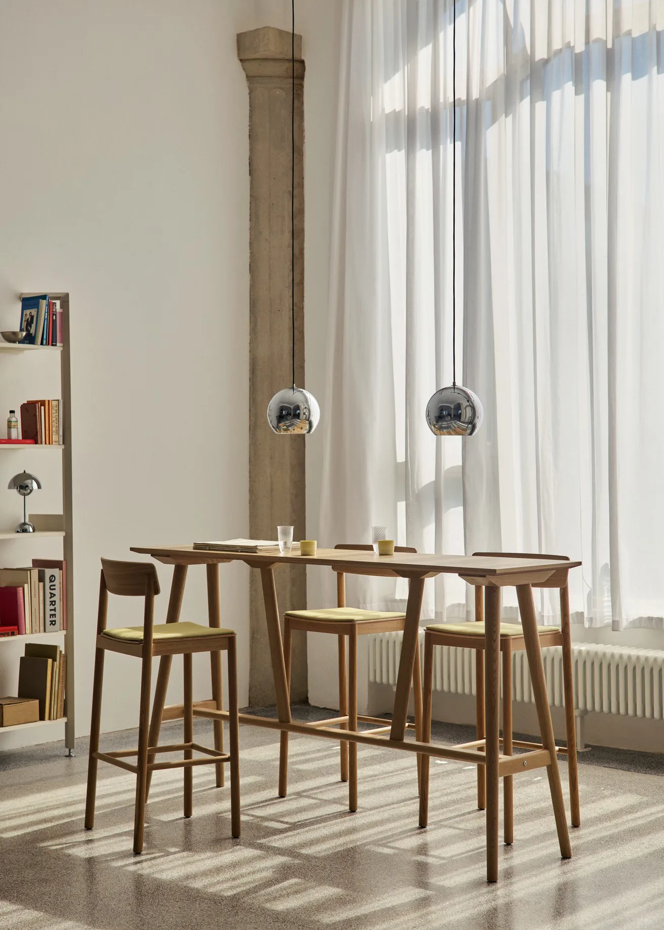 In Between SK27 Bar Table barbord 190x50x105 cm, Lakkert eik &Tradition