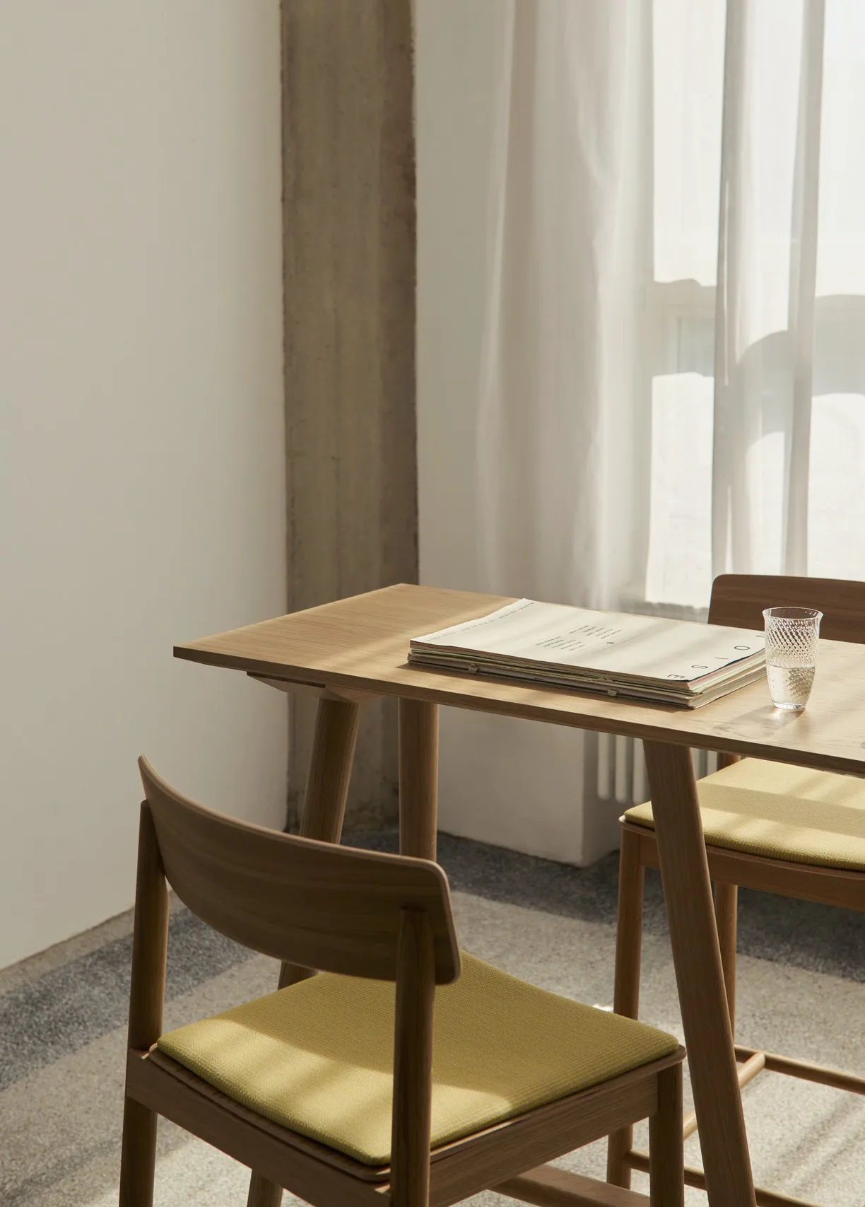 In Between SK27 Bar Table barbord 190x50x105 cm, Lakkert eik &Tradition