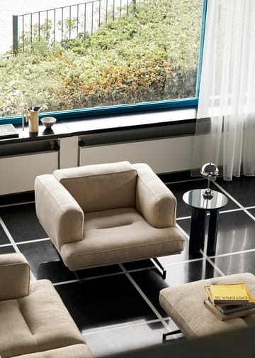 Inland AV21 lenestol - Clay 0011-warm black - &Tradition