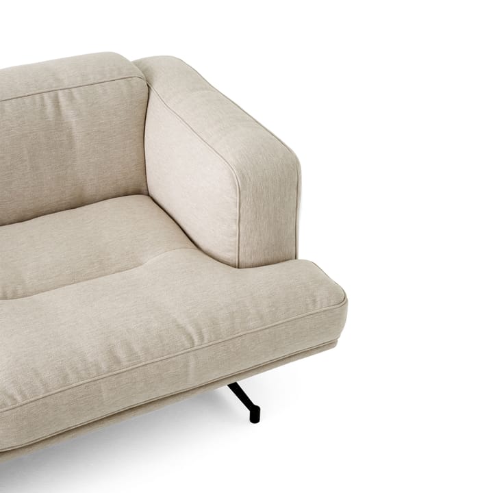 Inland AV22 sofa 2-seters, Clay 0011-warm black &Tradition
