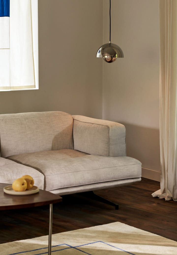 Inland AV22 sofa 2-seters, Clay 0011-warm black &Tradition