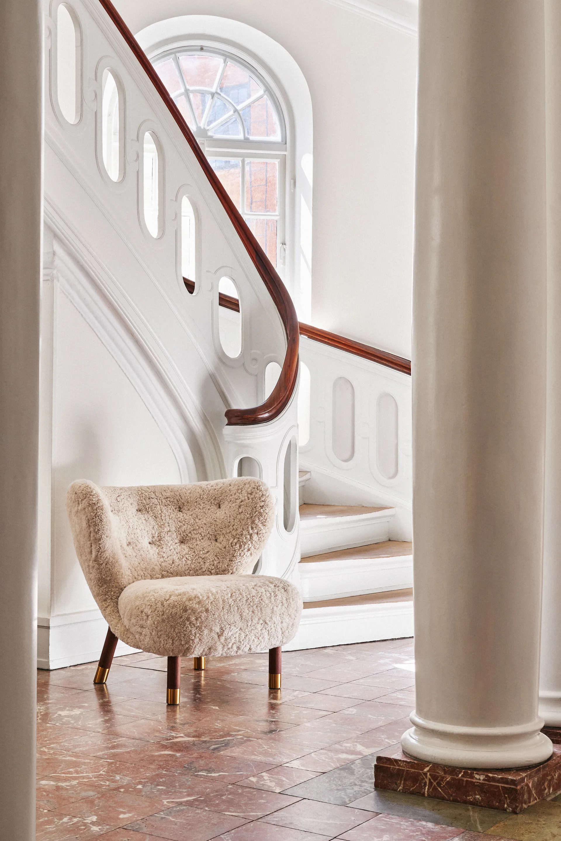 Little Petra VB1 lenestol Limited Edition, Valnøtt, messing-Moonlight &Tradition