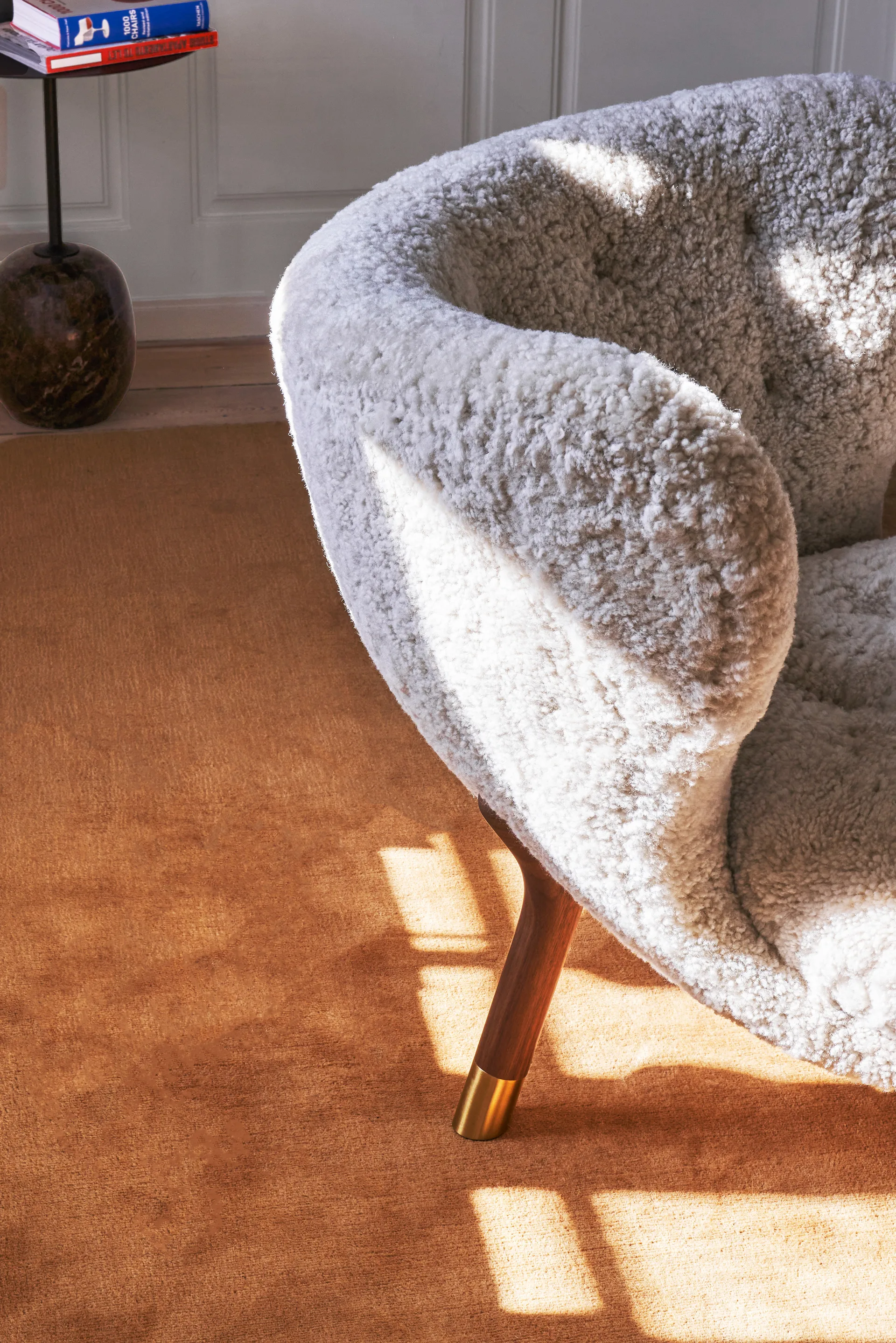 Little Petra VB1 lenestol Limited Edition, Valnøtt, messing-Moonlight &Tradition