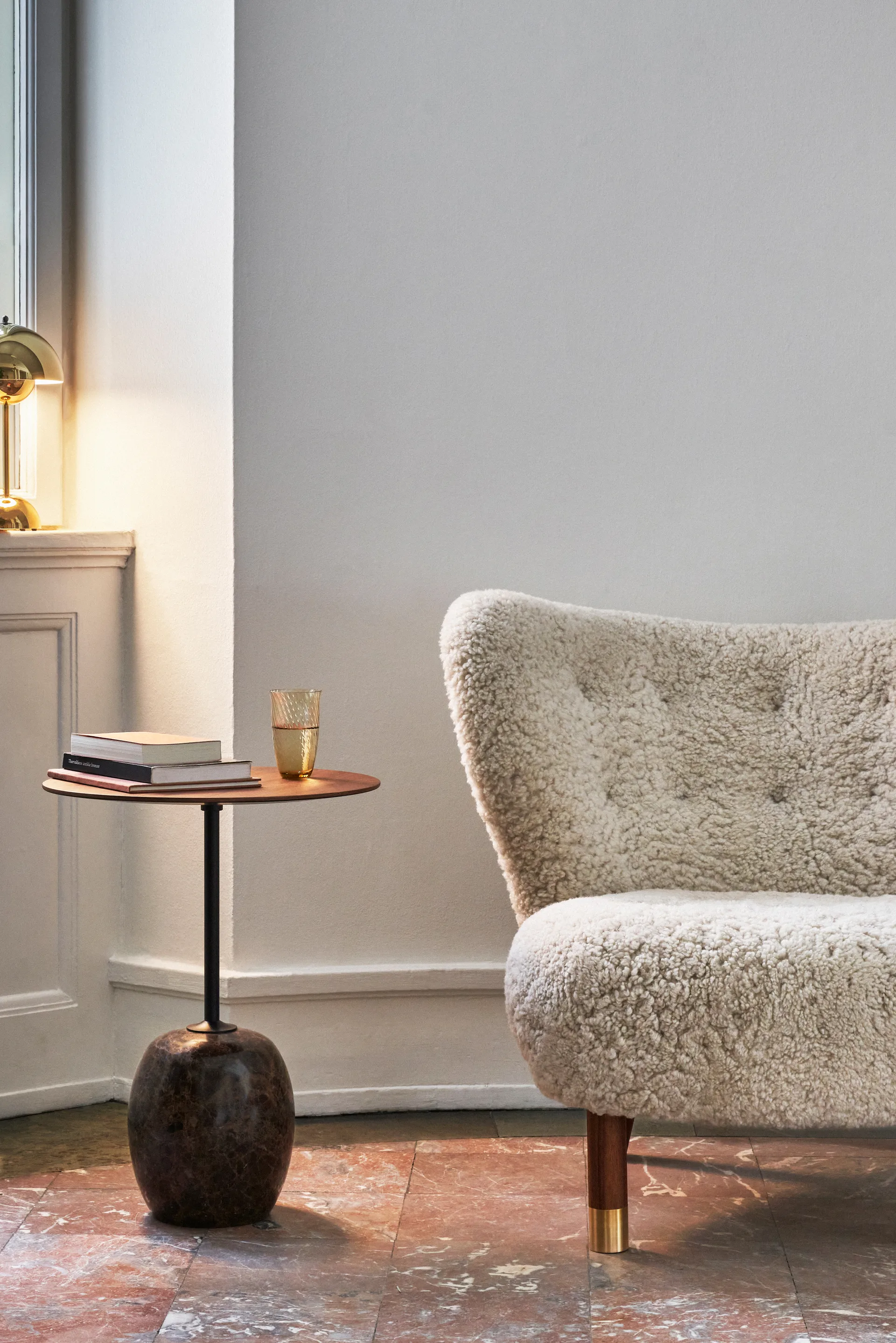 Little Petra VB1 lenestol Limited Edition, Valnøtt, messing-Moonlight &Tradition