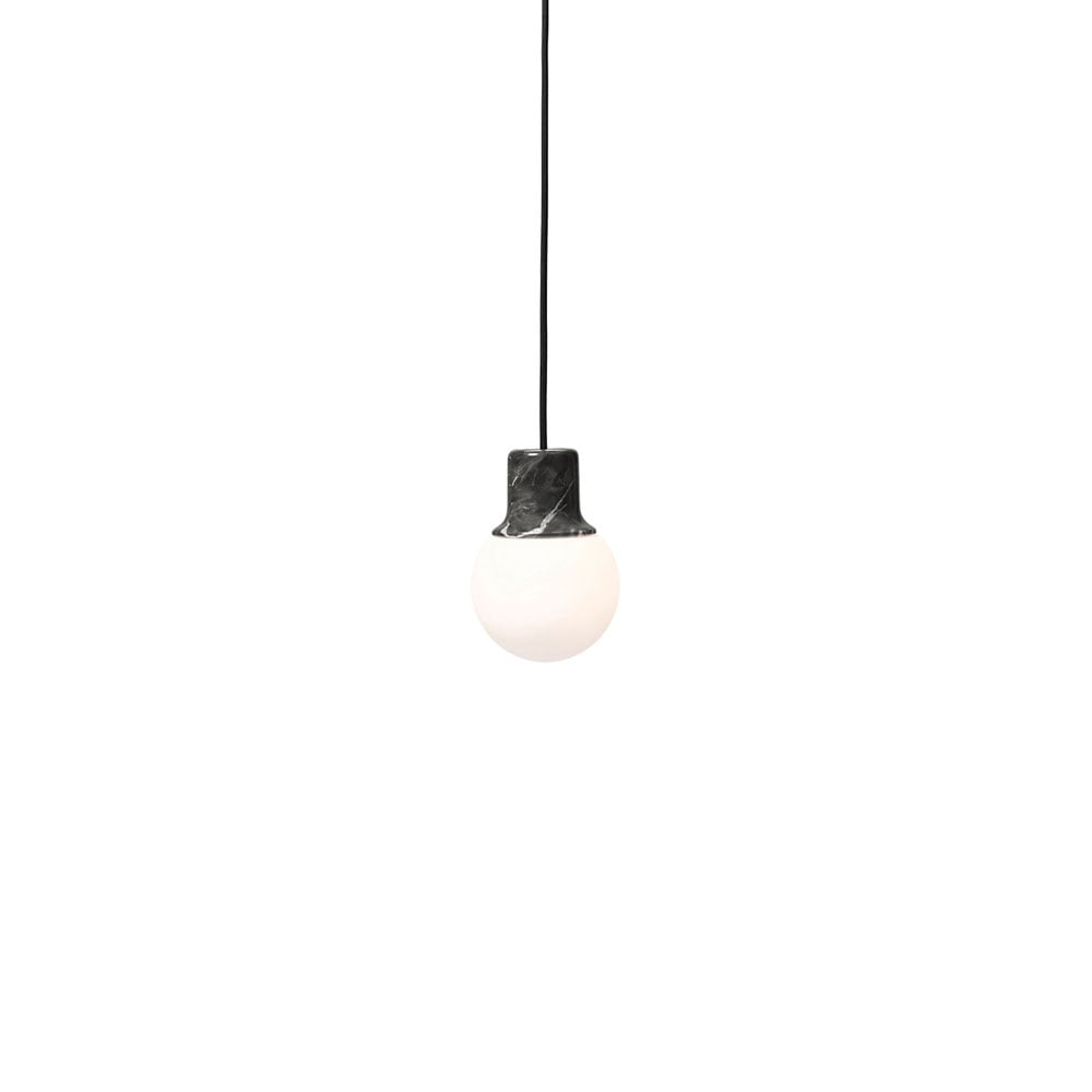 Bilde av &Tradition Mass Light NA5 pendel sort marmor/hvit nero marquina