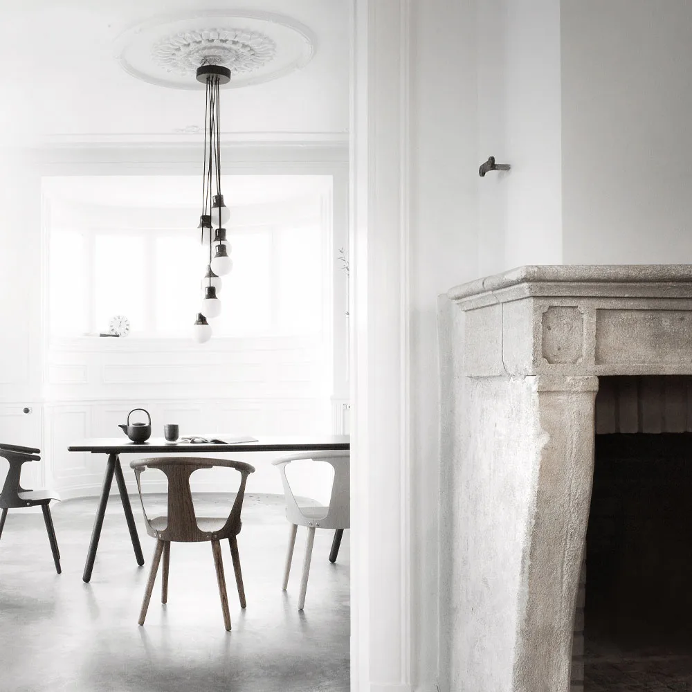 Mass Light NA6 pendellampe, sort marmor/hvit, nero marquina &Tradition