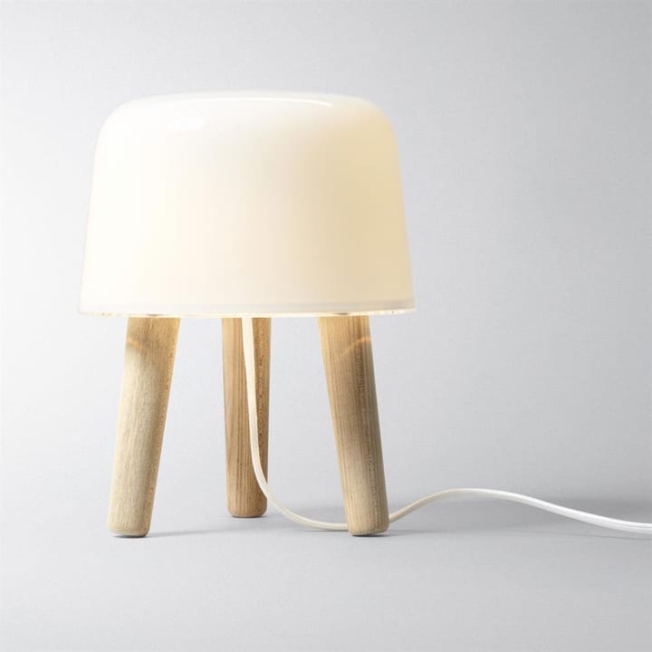 Milk gulvlampe - hvit ledning - &Tradition
