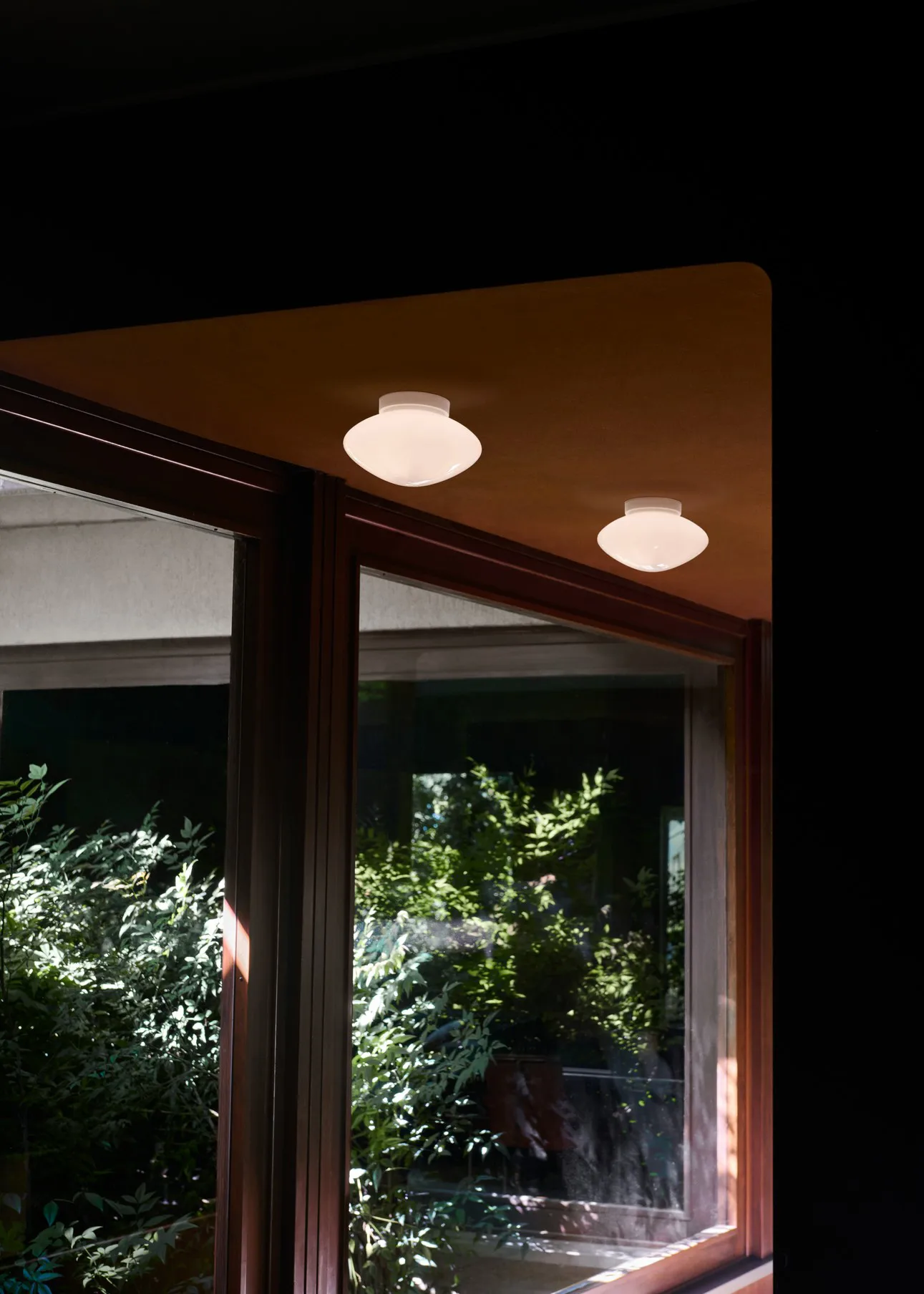 Mist AP22 taklampe/vegglampe Ø25 cm, White-opal glass &Tradition