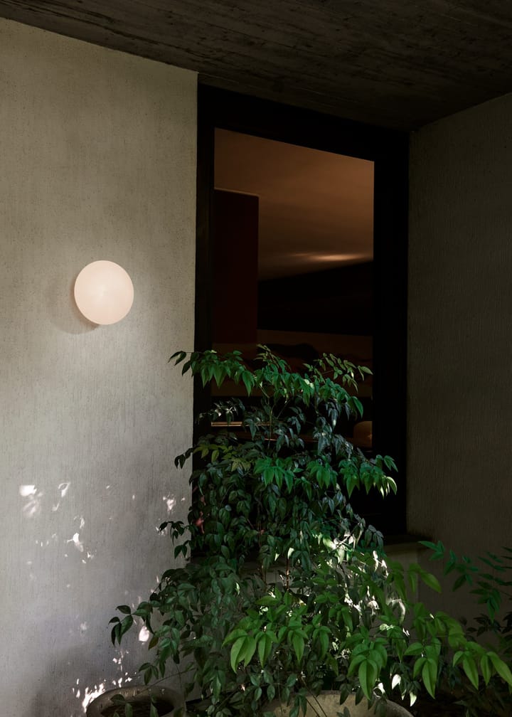 Mist AP22 taklampe/vegglampe Ø25 cm, White-opal glass &Tradition