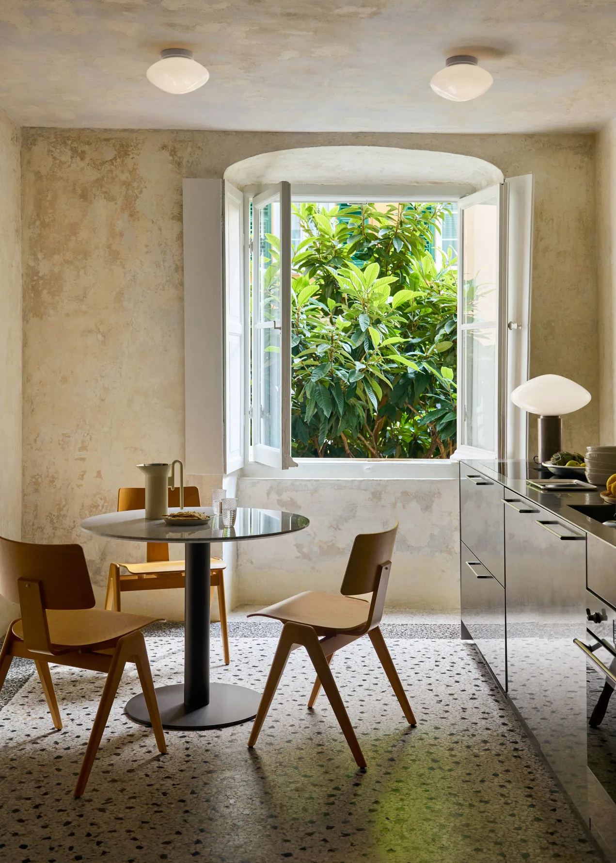 Mist AP22 taklampe/vegglampe Ø25 cm, White-opal glass &Tradition