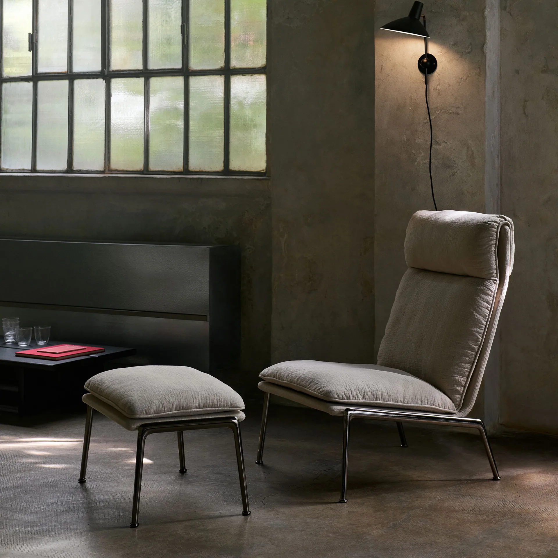 Muno LN16 High back lounge lenestol, Dark chrome-Cifrado 0221 &Tradition