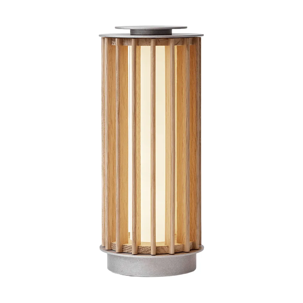 Numbra TY3 portabel bordlampe, Lakkert eik-trumlet aluminium &Tradition