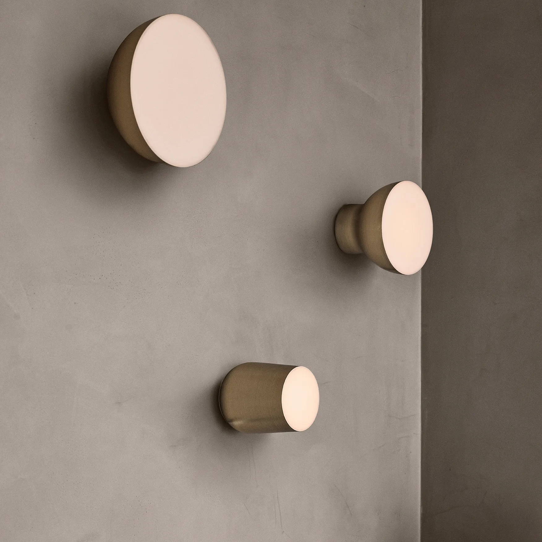 Passepartout JH12 lampe fastmontert, Gull &Tradition