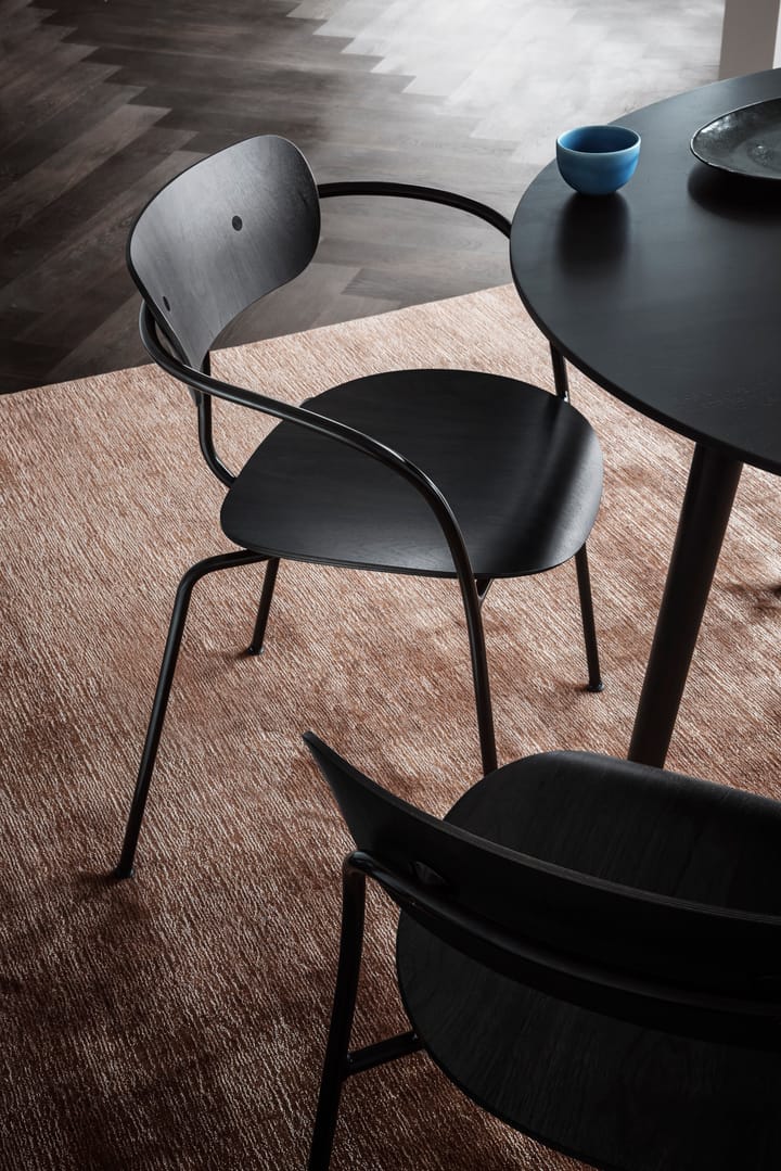 Pavilion stol AV2, svartlakkert eik &Tradition