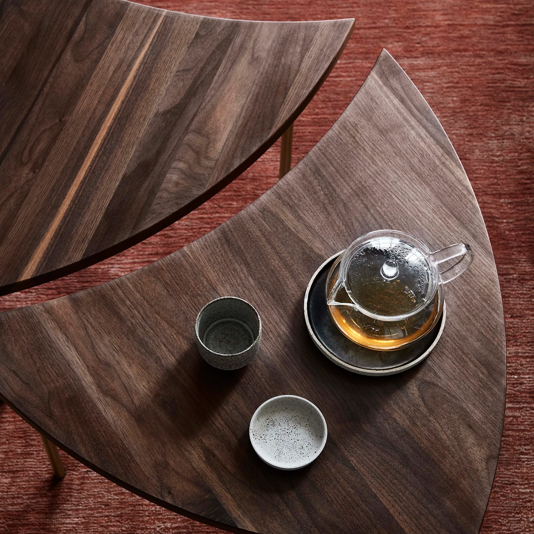 Pinwheel sidebord HM7, Valnøtt &Tradition