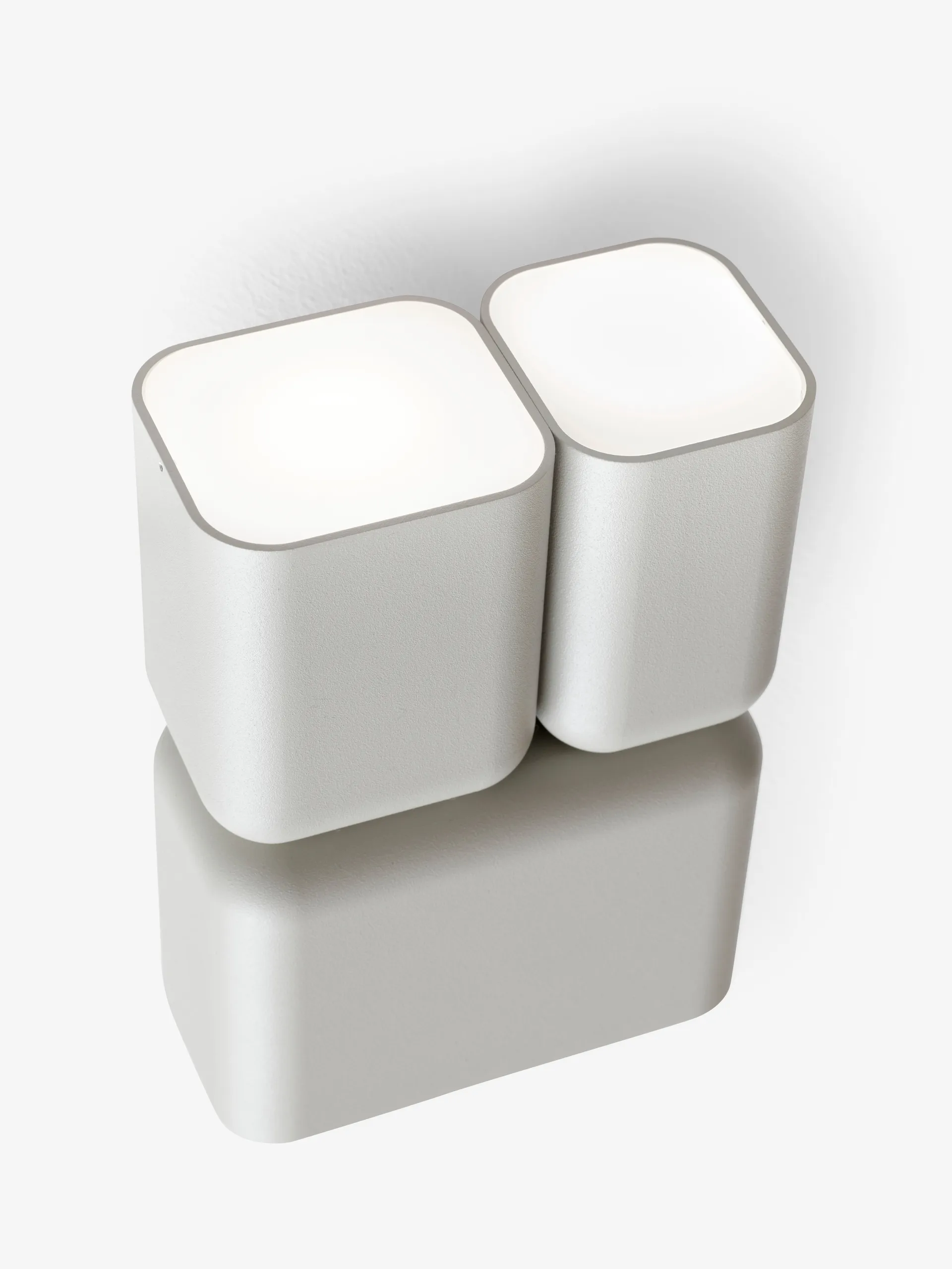 Tabata LN10 vegglampe, Silk grey &Tradition