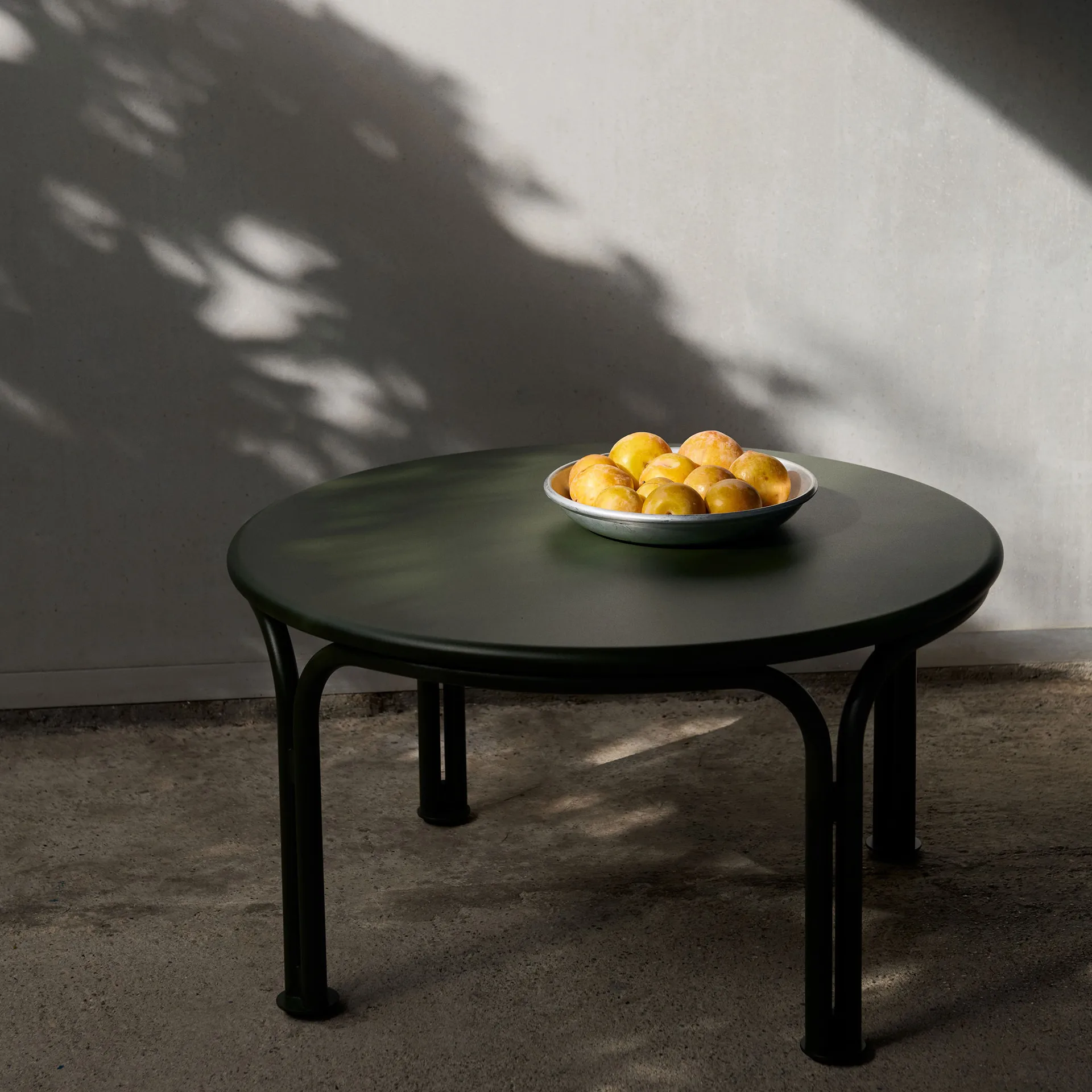 Thorvald SC108 sofabord, Bronze green, Ø70 cm &Tradition
