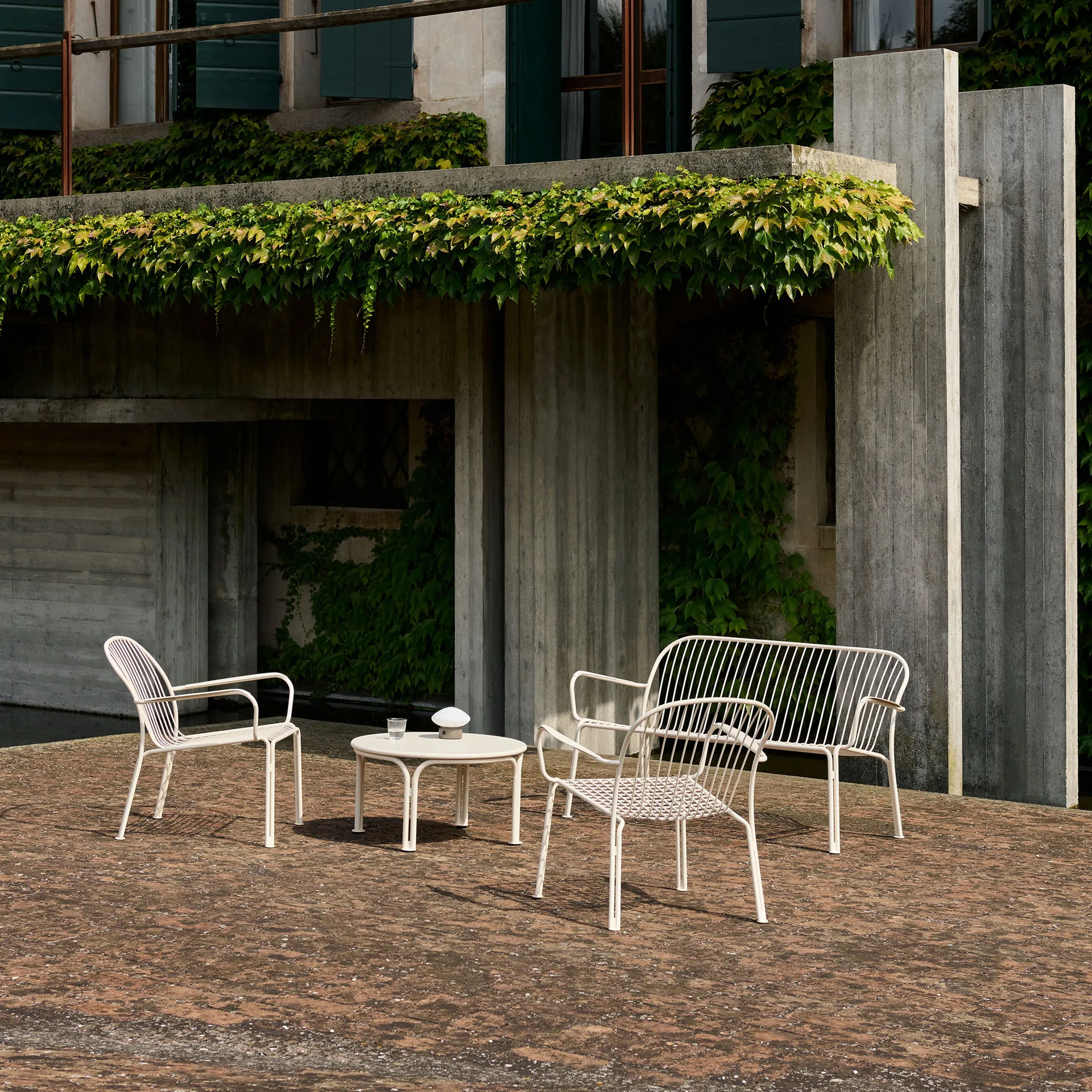 Thorvald SC110 loungesofa, Ivory, 143 cm &Tradition