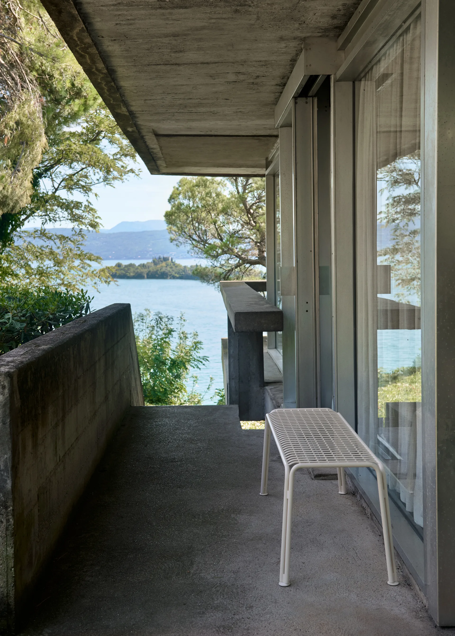 Thorvald SC112 benk, Ivory, 125 cm &Tradition