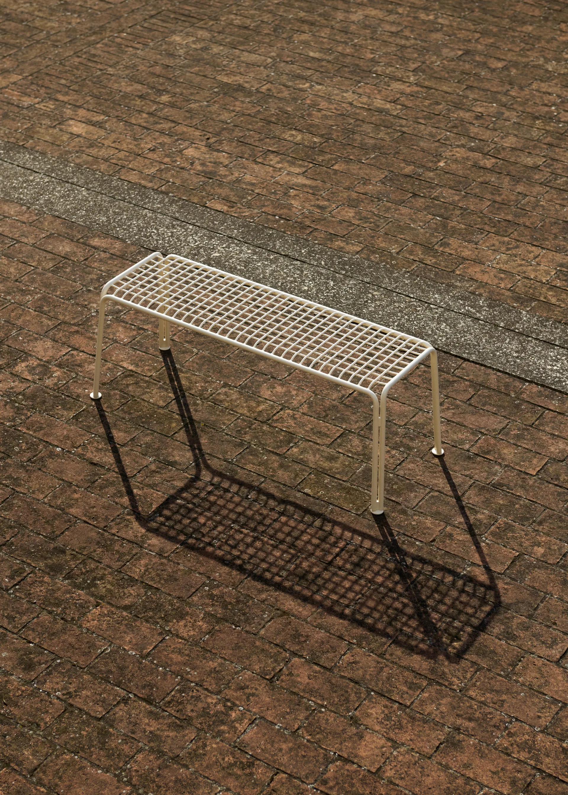 Thorvald SC112 benk, Ivory, 125 cm &Tradition