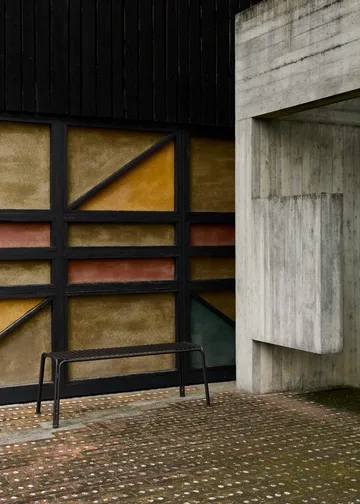 Thorvald SC112 benk - Warm black, 125 cm - &Tradition