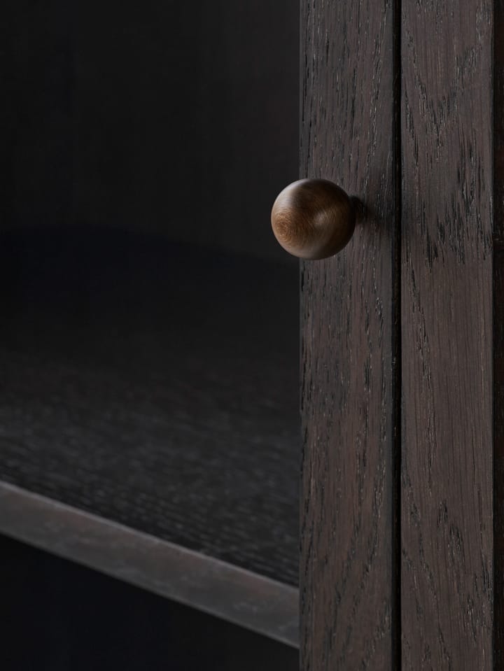 Trace SC87 vitrineskap 50 x 192 x 40 cm, Dark stained oak &Tradition